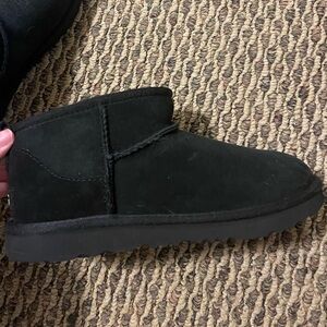 UGG Mini Boots (size 4, equivalent to women’s 6).
